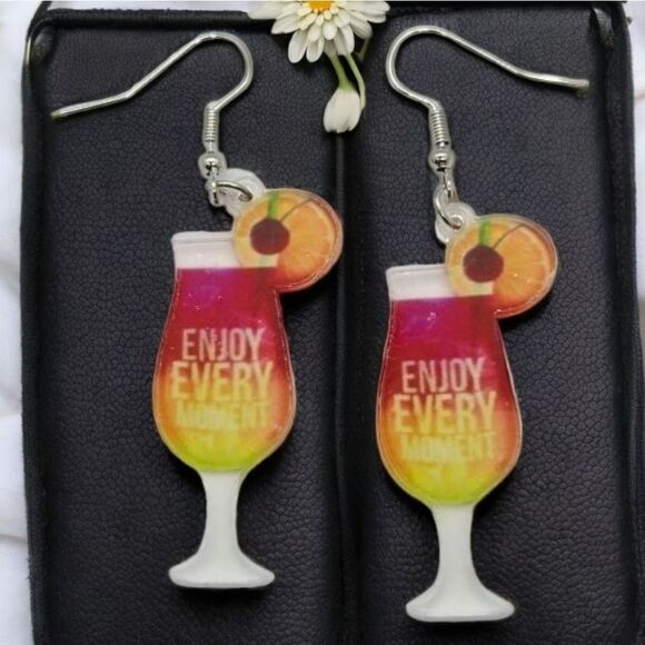 Hawaiian Cocktail Earrings Cruise Vacation Tropical Island Resort Bohemian Chic - Picture 4 of 4